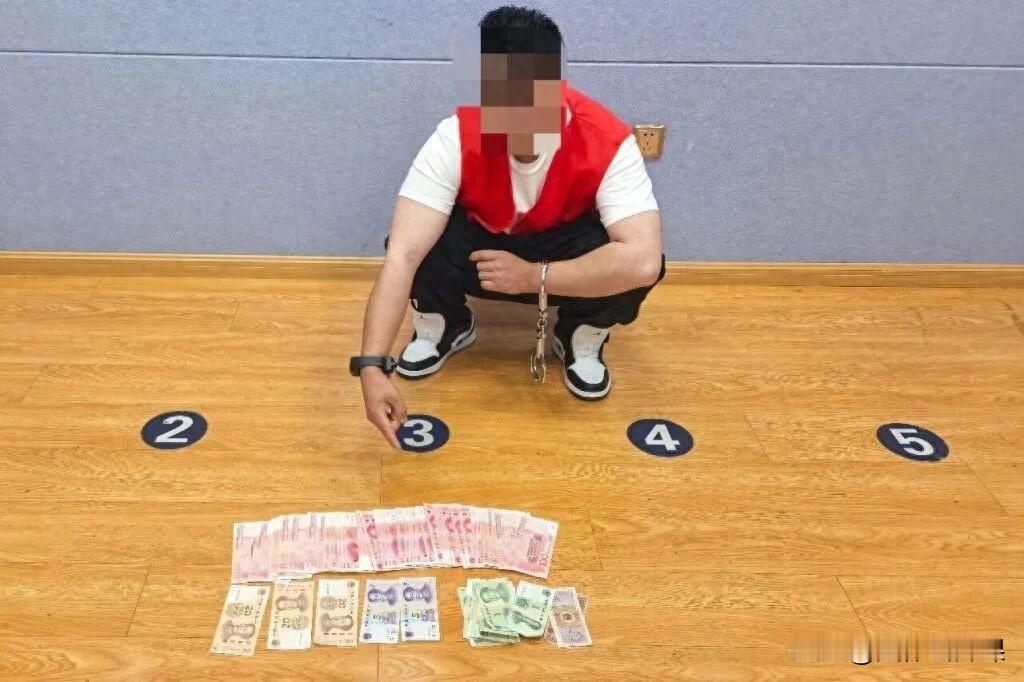 云南曲靖，男子给人打零工后，却迟迟拿不到劳动报酬。他多次上门讨要，工钱依旧没有着