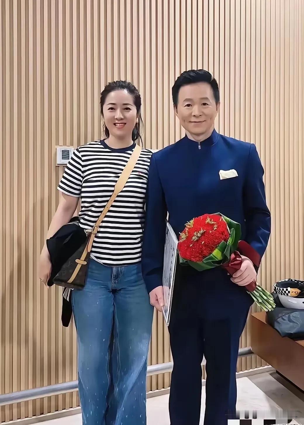 老天呐，追了十多年的剧，居然没看出他们是夫妻