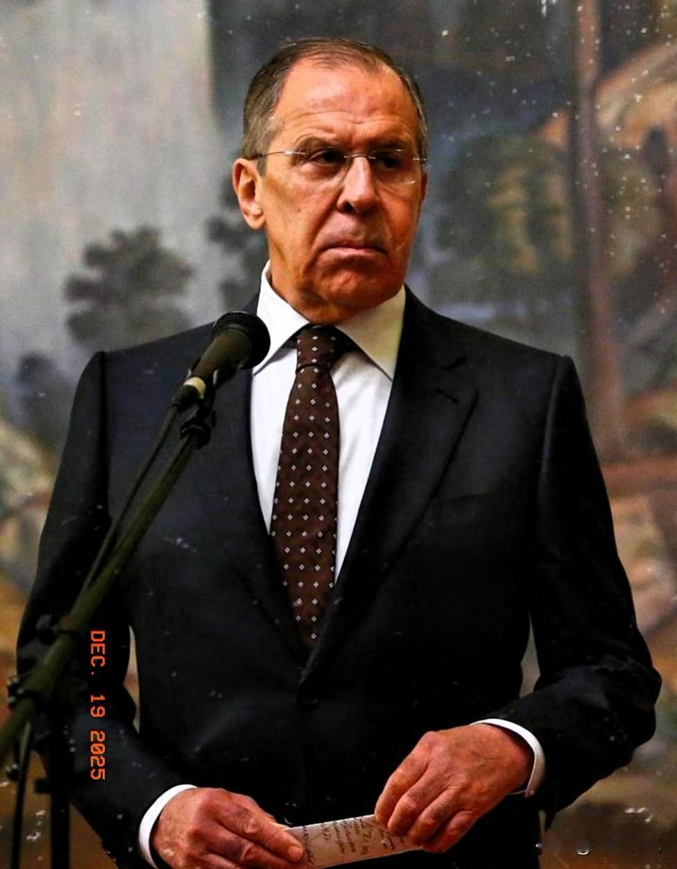 俄罗斯外长拉夫罗夫说美国和其他国家为啥会把中国当成头号威胁？他的核心意思是，不是