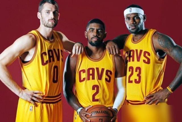 勒布朗14年回归骑士犯了个致命错误，这个决定，可能让他少拿了两个总冠军。你别不信