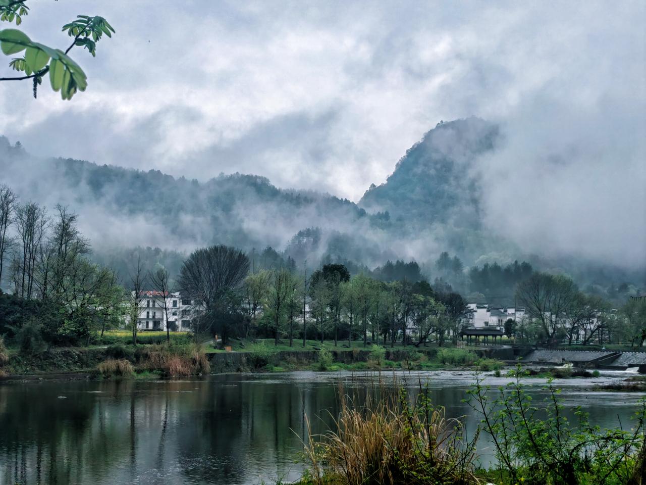 【原创】从黟县到休宁途中，如果赶上雨天，就会遭遇齐云山无与伦比的美……皖南旅