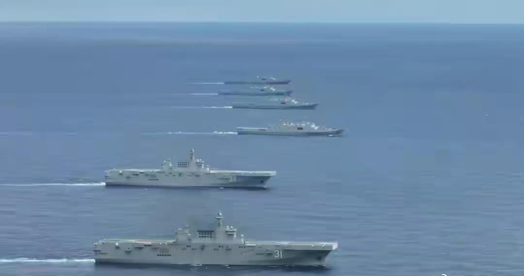 湖北舰列装直-20F，反潜实力大幅增强！近日，中国海军宣传片确认075型两栖