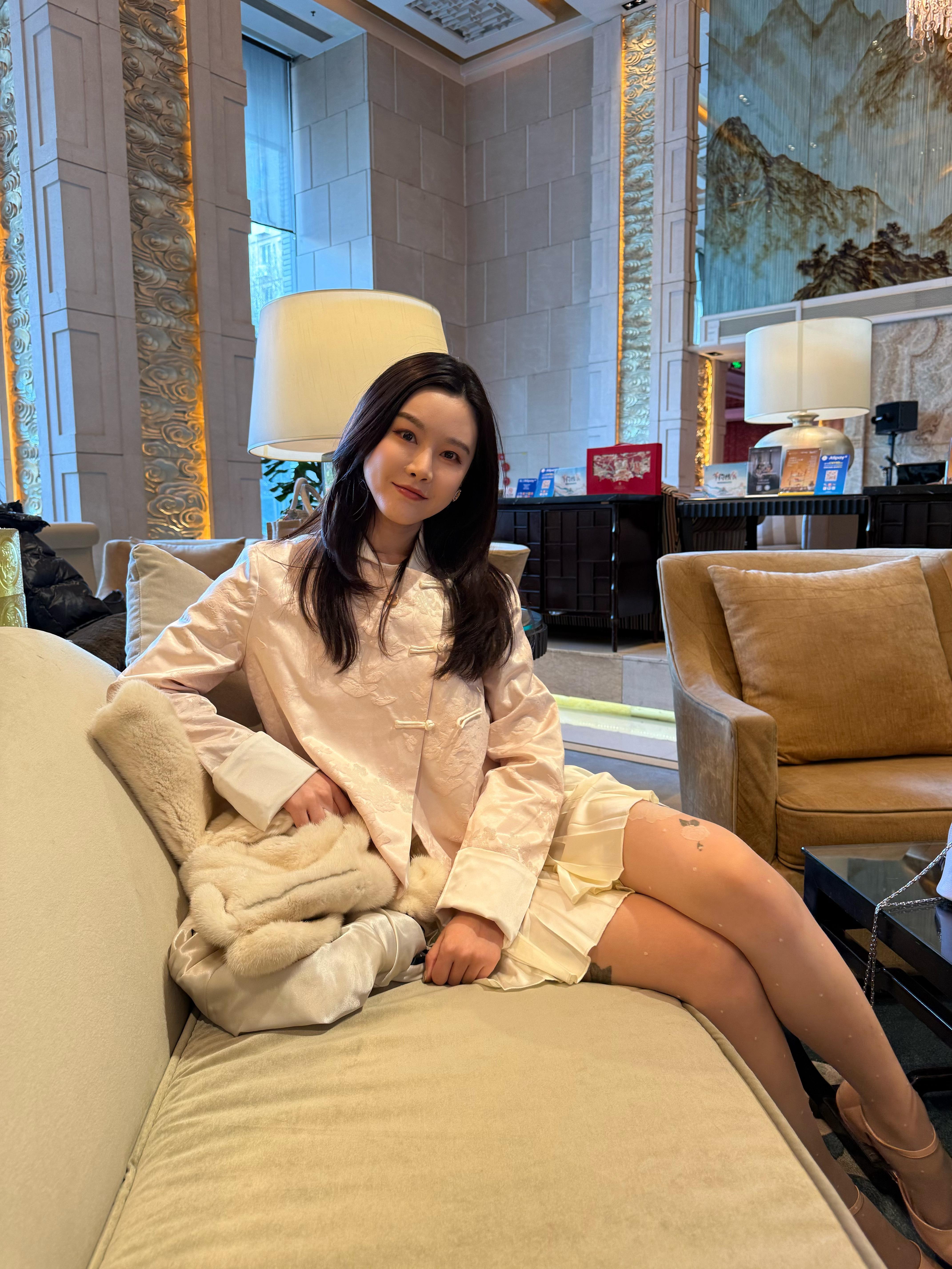 大年初一乖乖美美的😌花开富贵，好运满枝，给大家拜年😊🌸🌸🌸