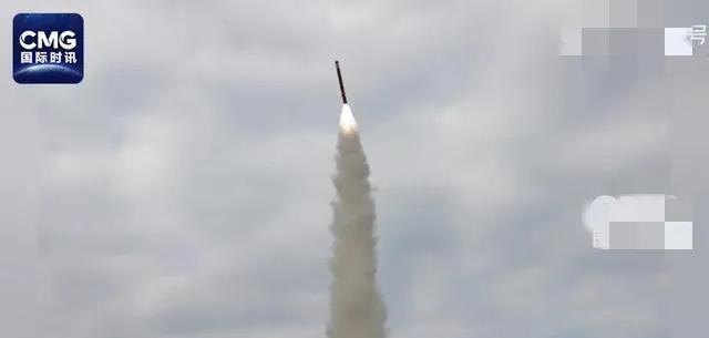 爆了！朝鲜舰射导弹飞行7800秒精准命中，射程覆盖范围引发周边震动！据朝中社