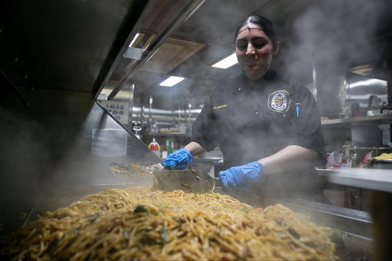 亚洲炒面（LHA-7Tripoli）