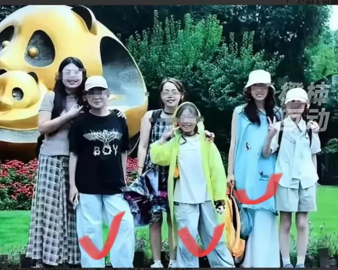 照片中，这三位找到了……今天戴帽子女人找到了，在事发地下游20多公里处。阿坝旅