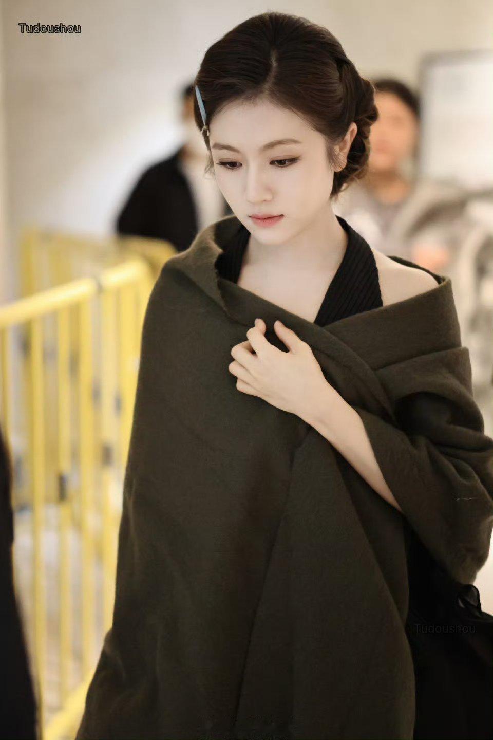 李兰迪星光大赏内场造型，看得出她是公主