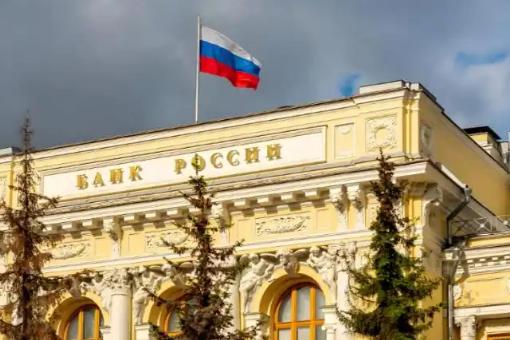 中俄的基本国情是不同的。俄罗斯不缺粮食，不缺能源，关起门来是可以过日子的，而且它