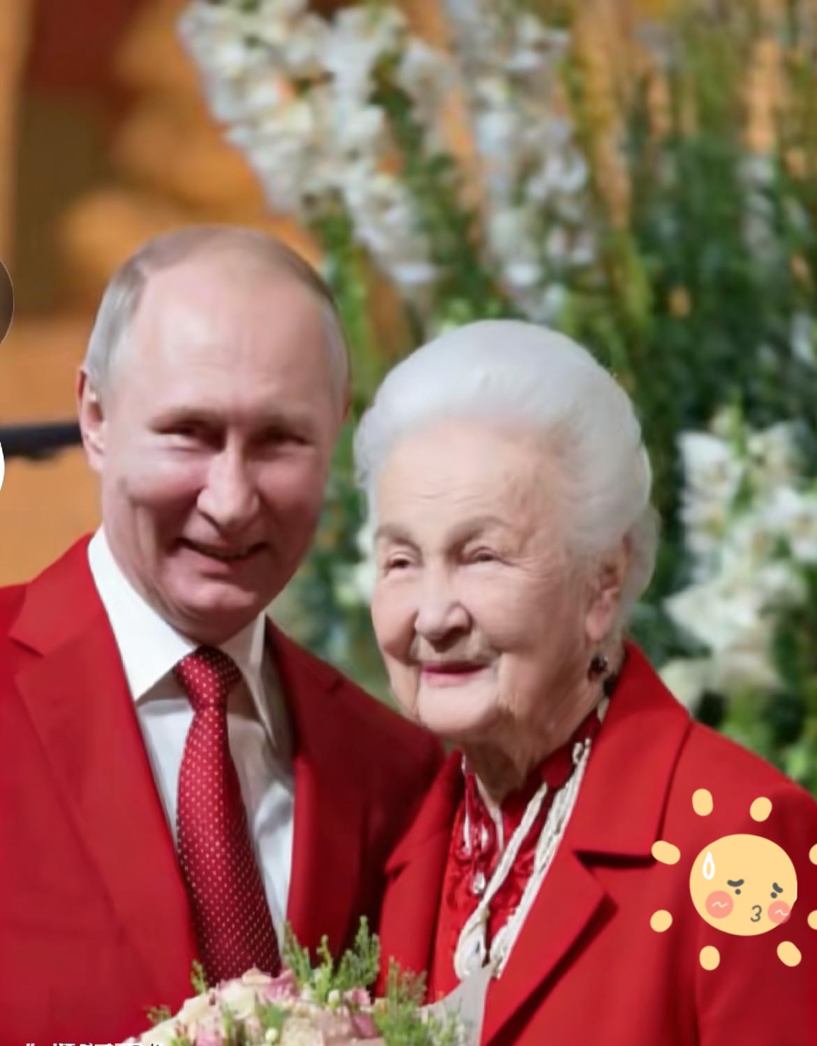 硬汉普京官宣恋爱！最开心的当属这位伟大母亲最近的年度盘点活动上，73岁的普京一