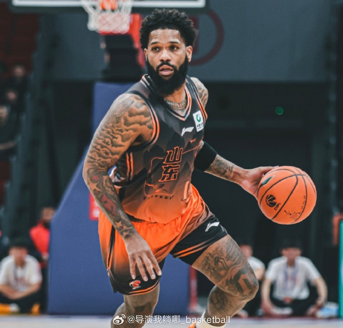 #山东男篮解约鲍威尔#：山东高速男篮外援迈尔斯・鲍威尔因个人原因，将无法代表俱