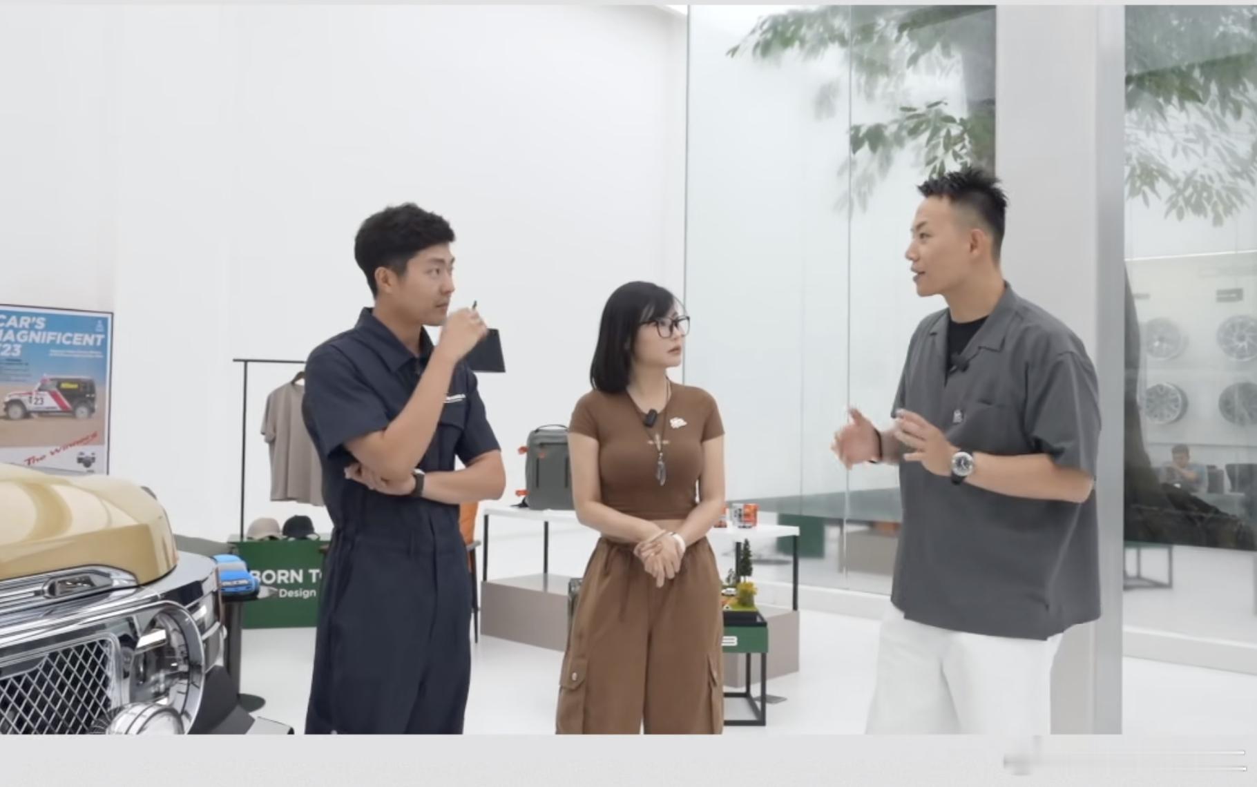 进来现场了iCARV23复古版上市发布会现场上绿色是主色系不过复古版的实
