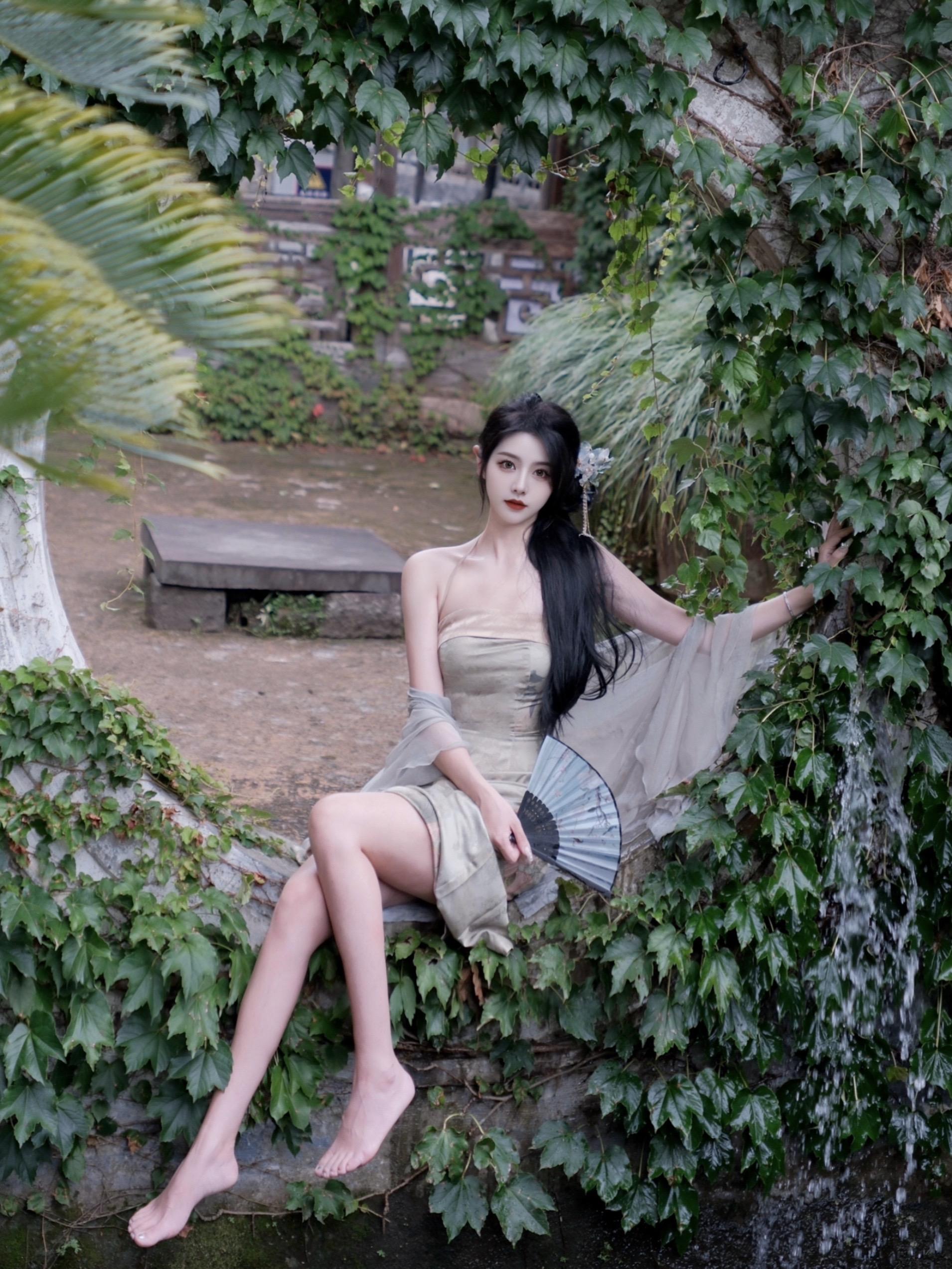我无名分 我不多嗔 我与你难生恨。
