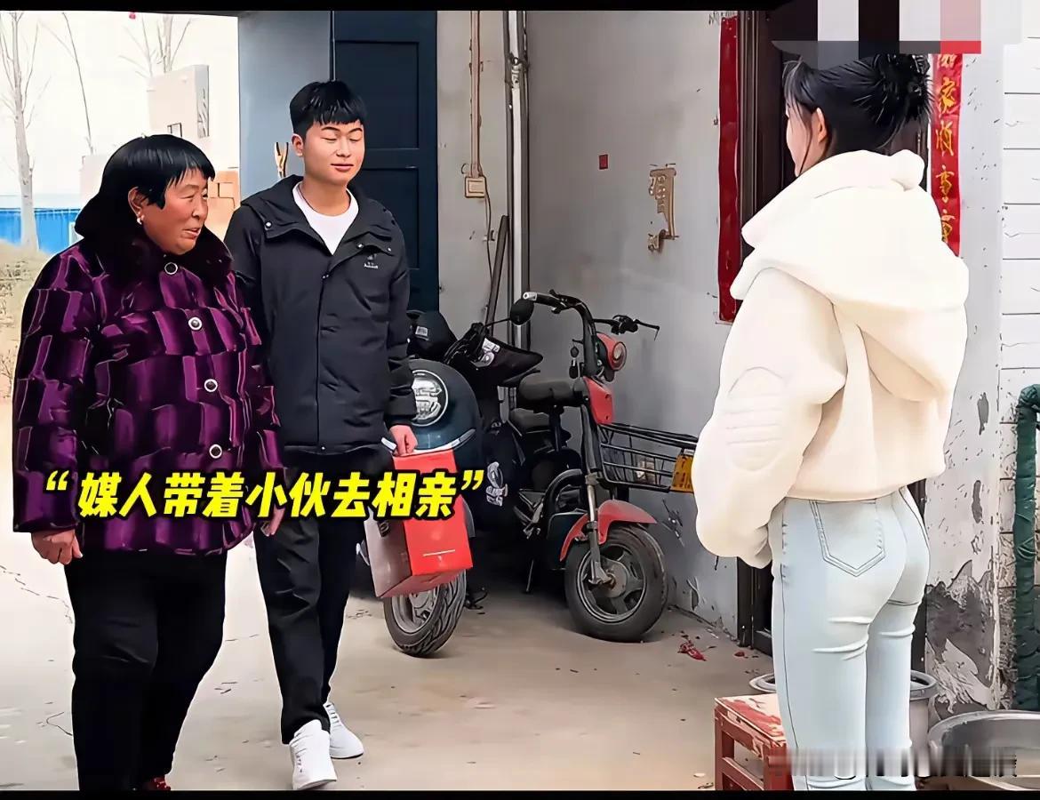 这小伙子太没有边界感了。小伙子去相亲，到了女方家也不拘束，很主动的和女孩聊起来，