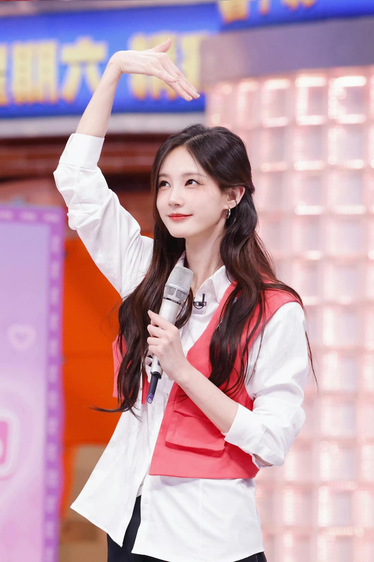 一桐的可爱样子😘李一桐