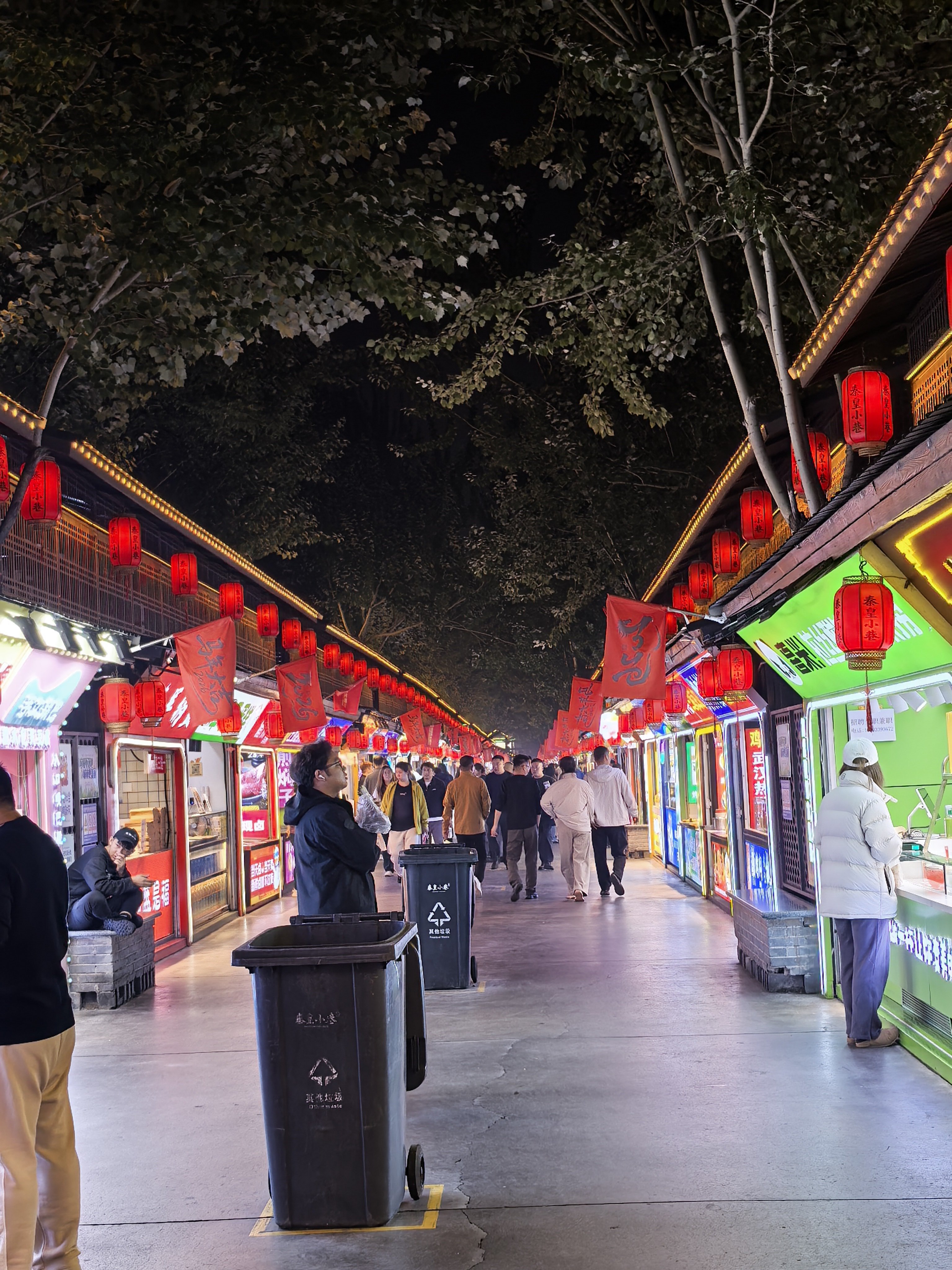 看来旅游季节真的过去了，人都少了很多[笑着哭]​​​