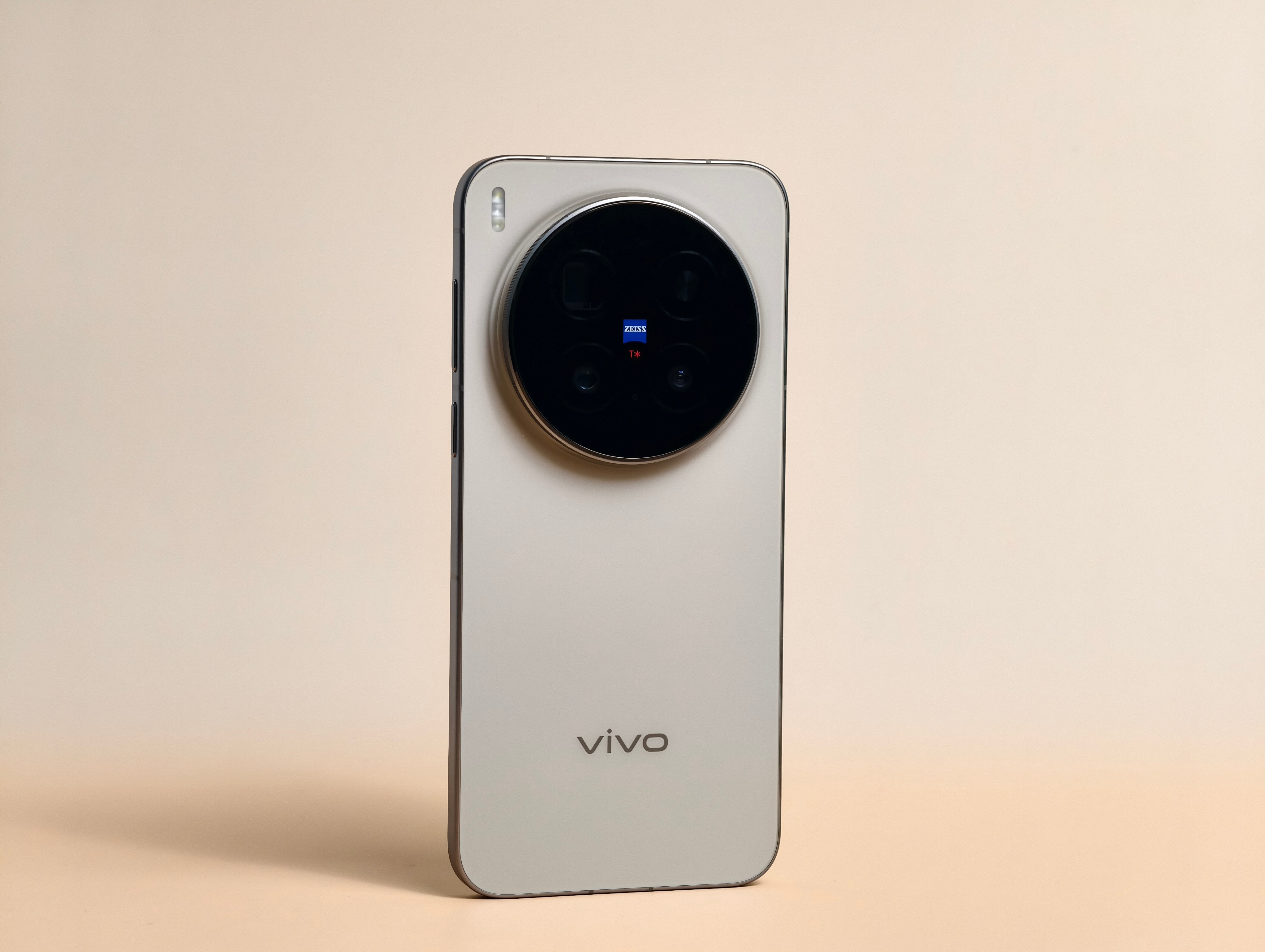 vivoX300Pro旷野棕，了解一下！中框做了舒适倒角设计，握在手里不硌手