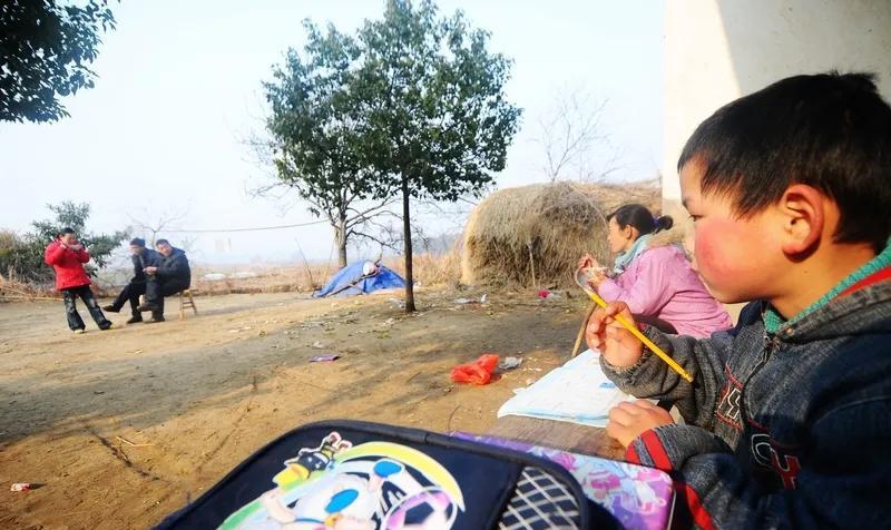 我的母亲是那种典型的不会规划的人，做任何事情全凭喜好，家里乱成一锅粥，还沾沾自喜