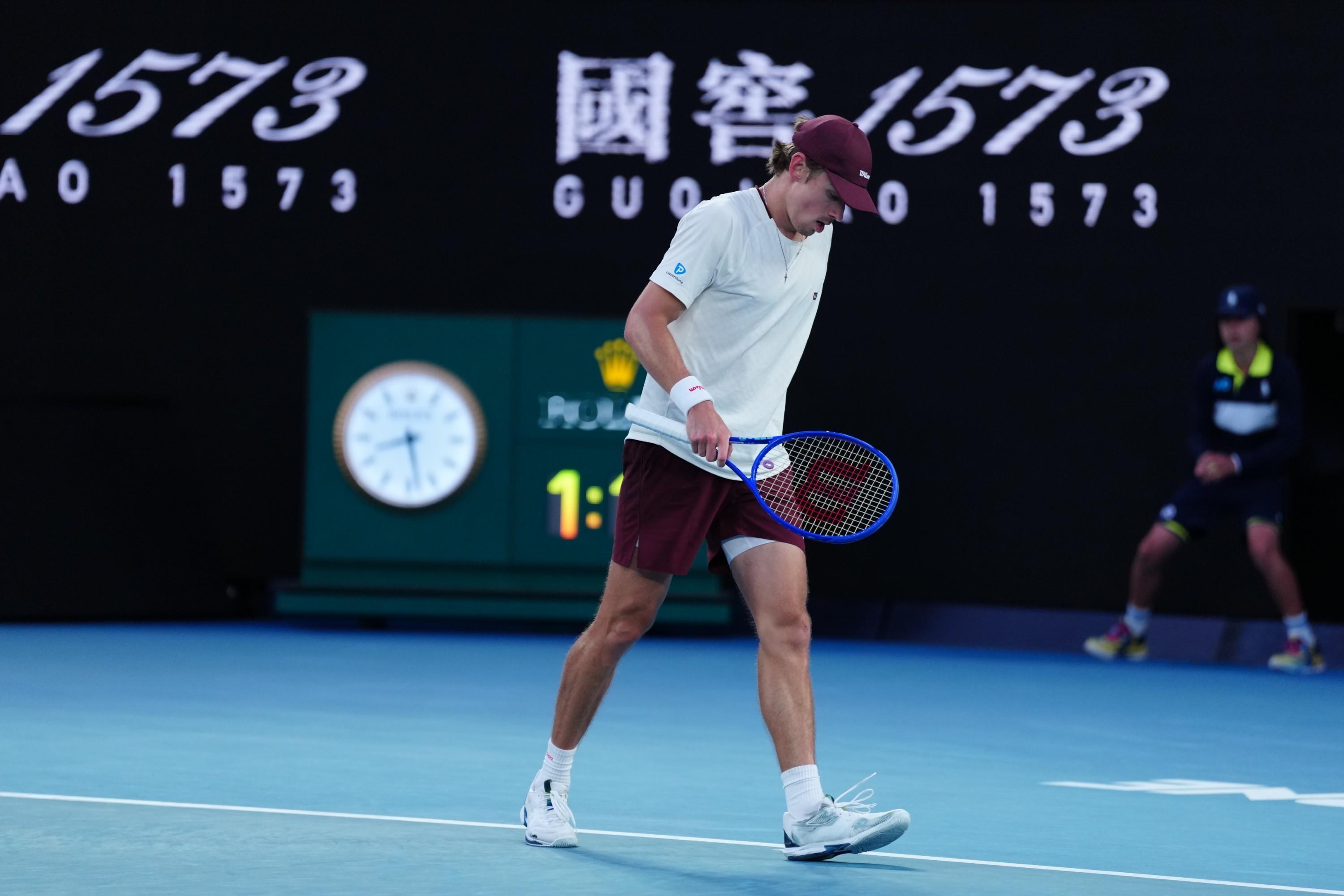 澳网2026澳网男单第四轮，6号种子德米纳尔以6-4/6-1/6-1轻取10号