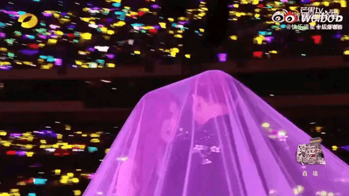 黄子韬大吧发问号黄子韬大吧今天早上才发文辟谣说黄子韬和徐艺洋跨年舞台激吻是造谣，