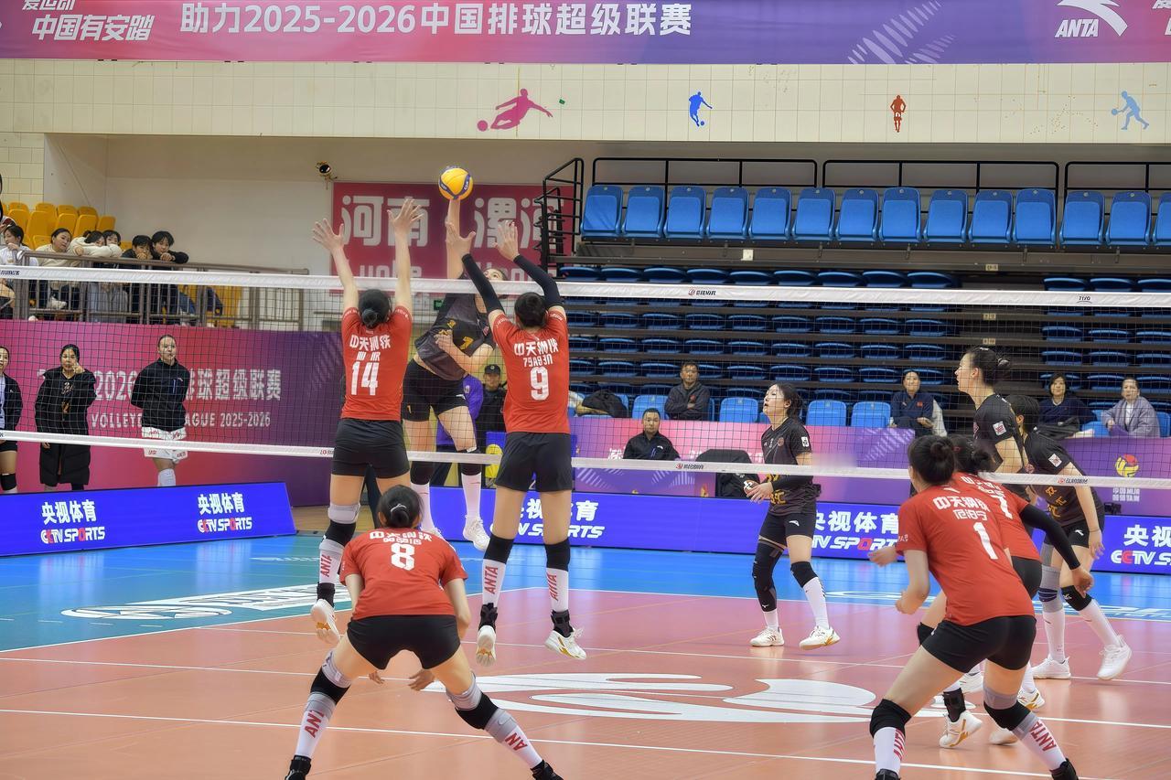 新赛季中国女排超级联赛引援后八支A级球队实力排序又有了新的变化，三大梯队泾渭分明