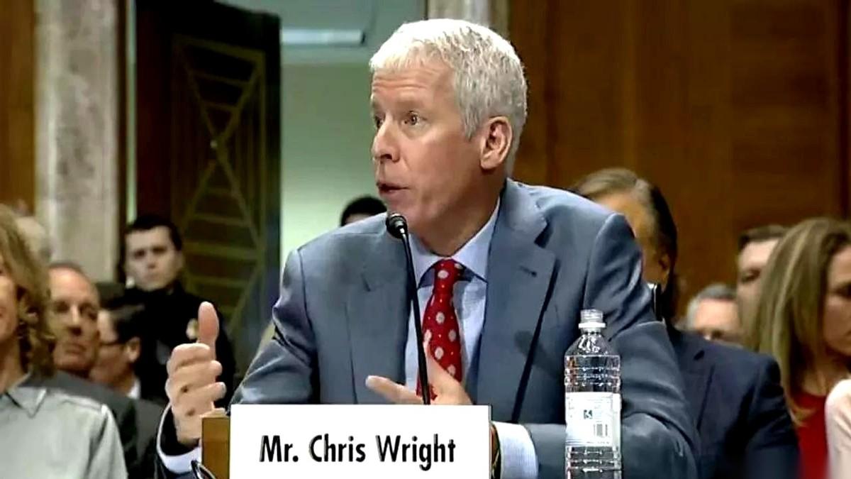 美国能源部长赖特最近摊牌了。他公开承认，美国现在交给军队的新型核武器，以及弹头更