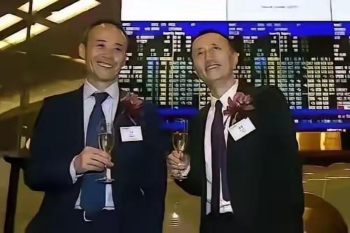 万科这波操作太迷了！深铁砸300多亿救急，转头就拿去拿地，现在58亿债务要到期，