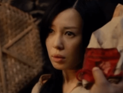 余男用作品接住了中女时代我们现在观众的审美，终于从白傻甜的白嫩纤细大眼睛，变成了