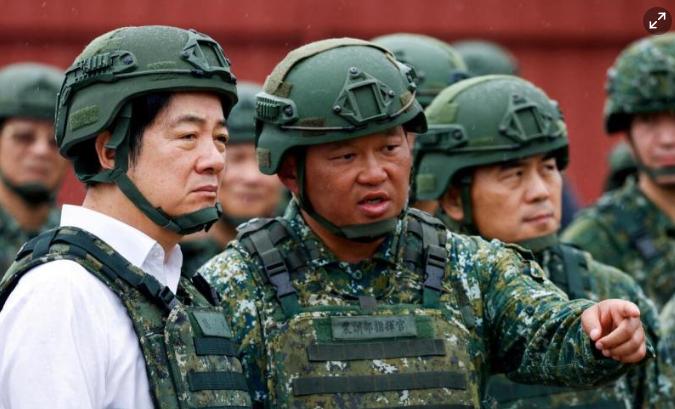 1月22日，赖清德拒了弹劾审查，顶着岛内一片骂声，现身2026CWEF天下经济