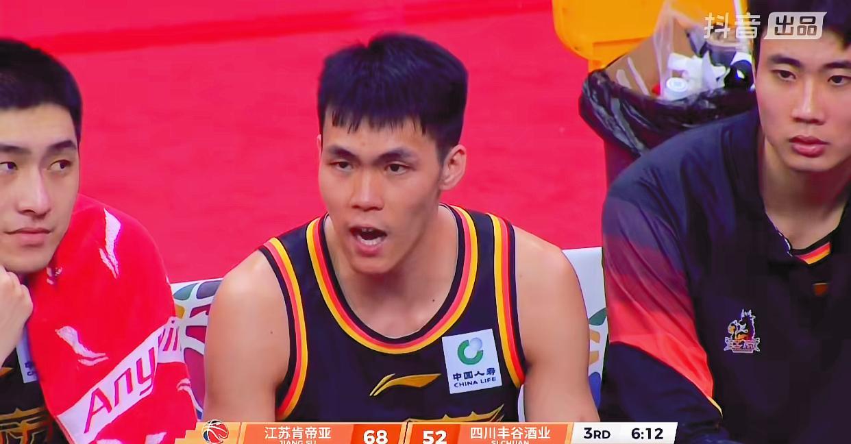 CBA常规赛的“垫底德比”，江苏肯帝亚101-82四川丰谷酒业，这场球有意思就有