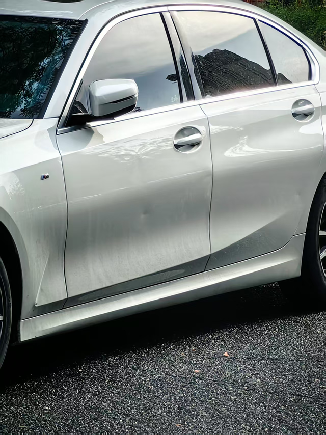 宝马剐蹭宝马真的硬bimmer，我这种前门没有伤到底漆，后门就一点点，一个指甲