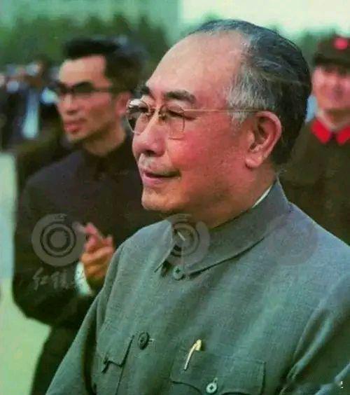 吴德同志在毛主席晚年的时候，担任北京市委书记、全国人大副委员长，对首都的繁荣和稳