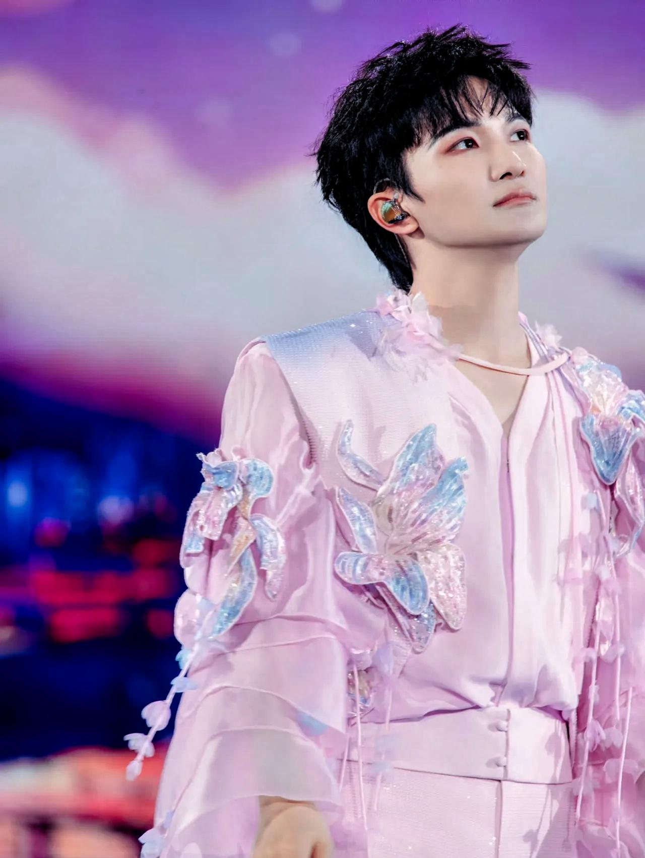 这下周深真出名了，不仅仅是粉丝知道，全国人民都知道了，你捐的100w竟然是你