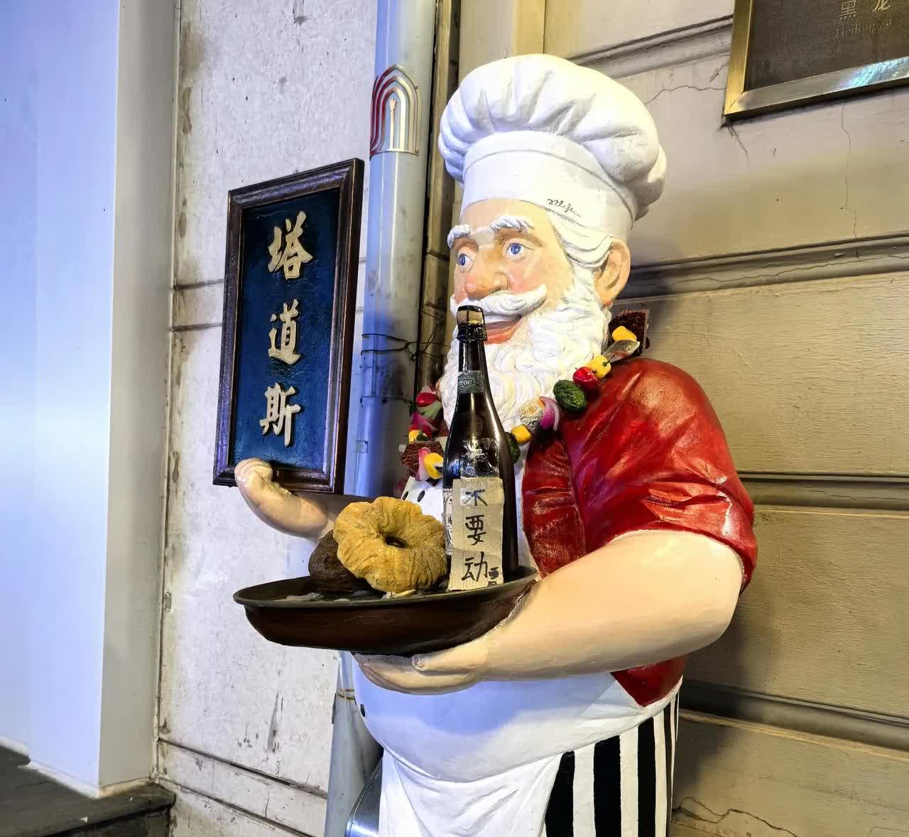 比亚迪是优秀的，不能以讹传讹，比如一家店月销量100台，厂家给它发500台车，其
