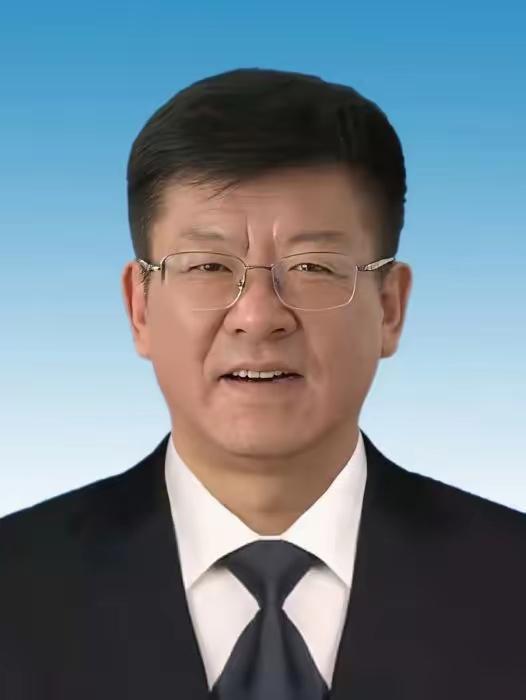 就在刚刚又一名地方干部被官方通报调查，消息来得十分突然这名干部叫占堆，今
