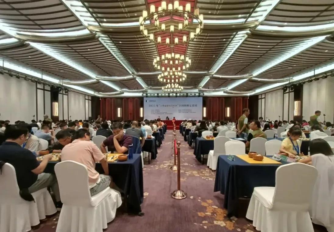 围棋高考~八人鱼跃龙门2025年全国定段赛的围棋高考于7月10日~20日