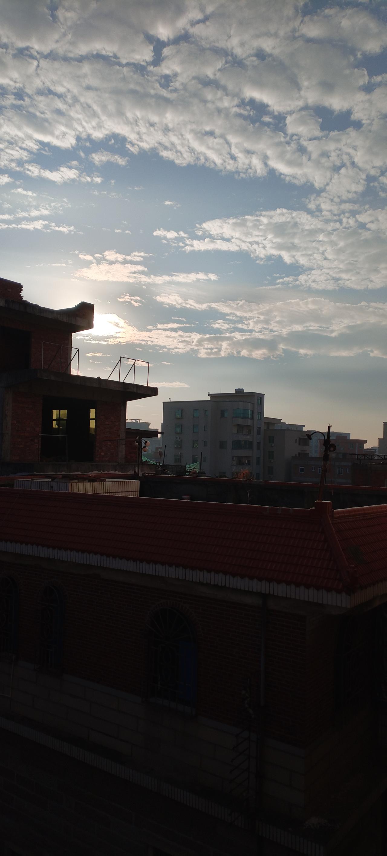 伊朗终于醒过神来了，但是好像有点晚了。伊朗的外长宣布退出开罗协议，因为美国都已