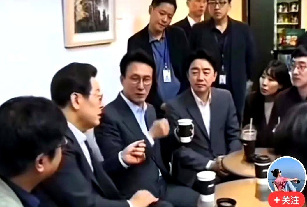 韩国总统李在明街头撸串引热议：'烧烤外交'拉近民心，用人争议挡不住亲民魅力！