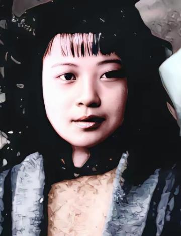 1963年，陈广胜当了师长，听说老家那个拜过堂的媳妇秀兰还在，一个人拉扯着他走时