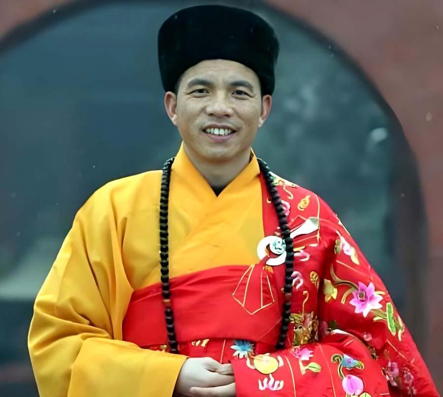 释永信出事后，原白马寺方丈释印乐，成为新一任少林寺住持。虽然对释印乐还不了解，