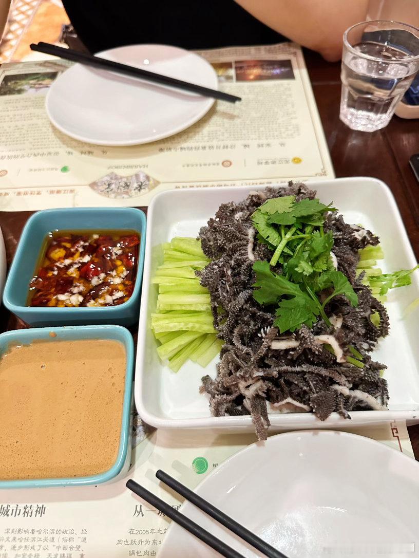这是我去年吃的老厨家，真的贼一般，锅包肉是拿手菜，恕我直言….