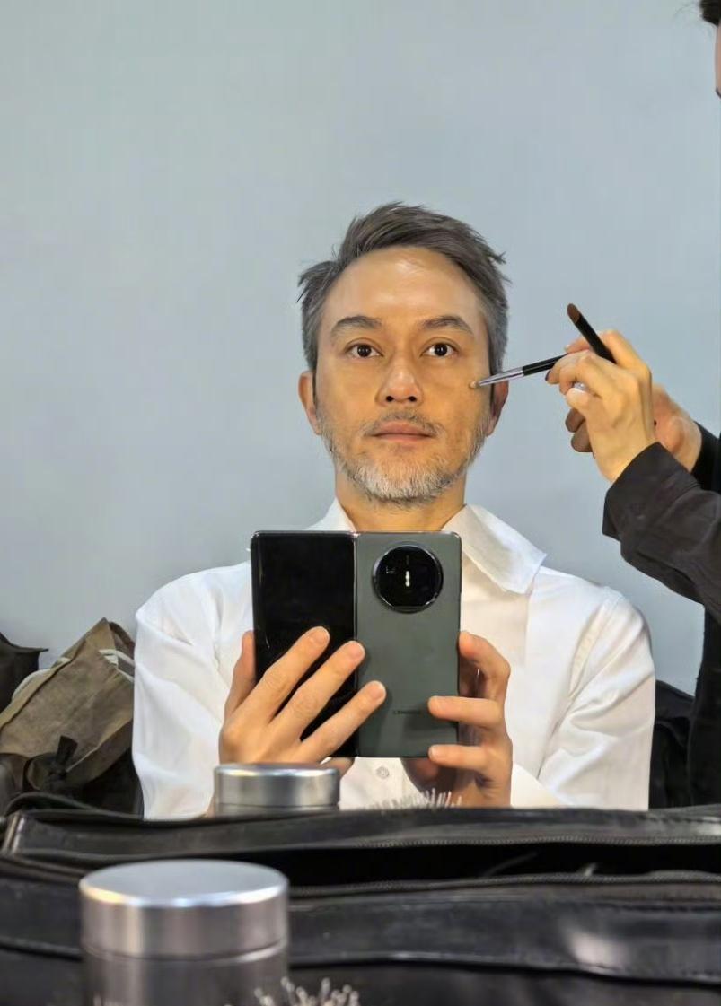 我怀疑过张智霖是开玩笑，也怀疑过张智霖是为了能早日退休，万万没想到，他的一句
