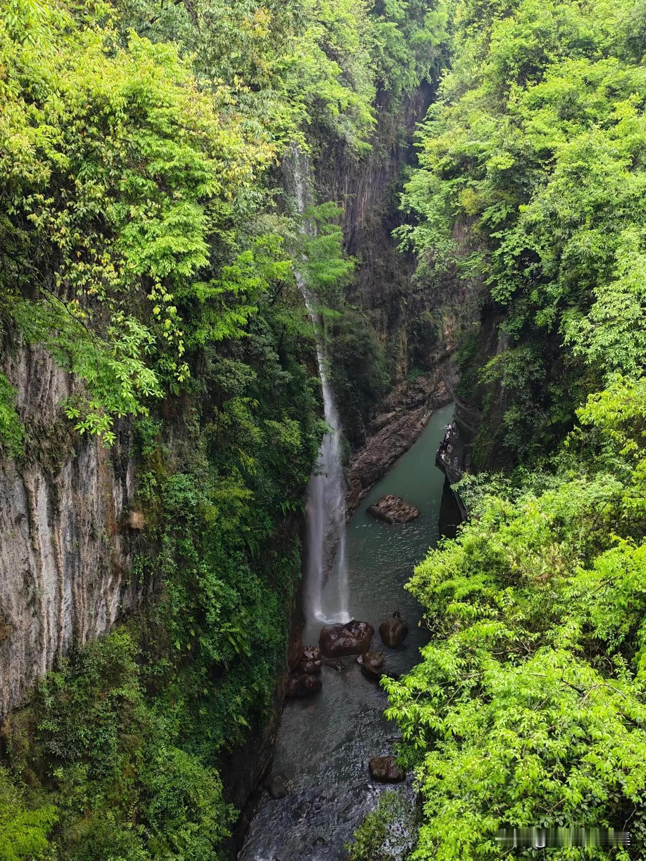 恩施大峡谷暴走模式开启🧗‍♀️眼睛美到沦陷天然氧吧太治愈啦～