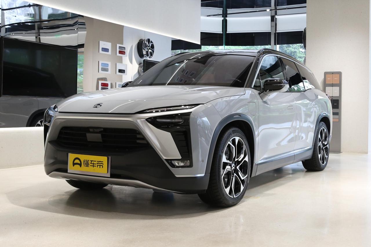 有些新能源二手车，虽然年限有点久了，但是依然可以买，这个就是说的是蔚来的ES8