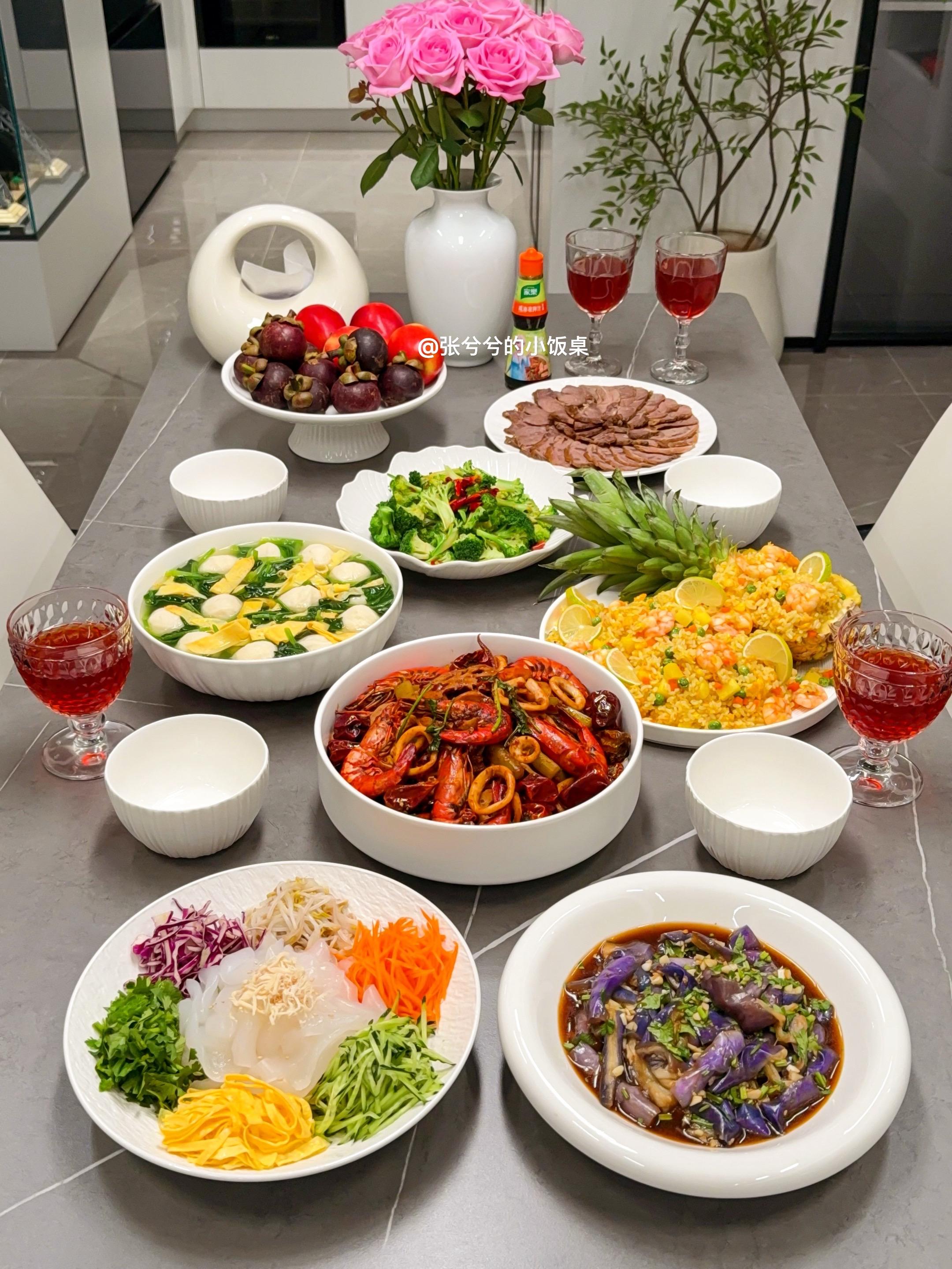 夏日家宴🍃好吃又掉秤的健康美食。夏天聚会多，美食诱惑真的挡不住 高温...