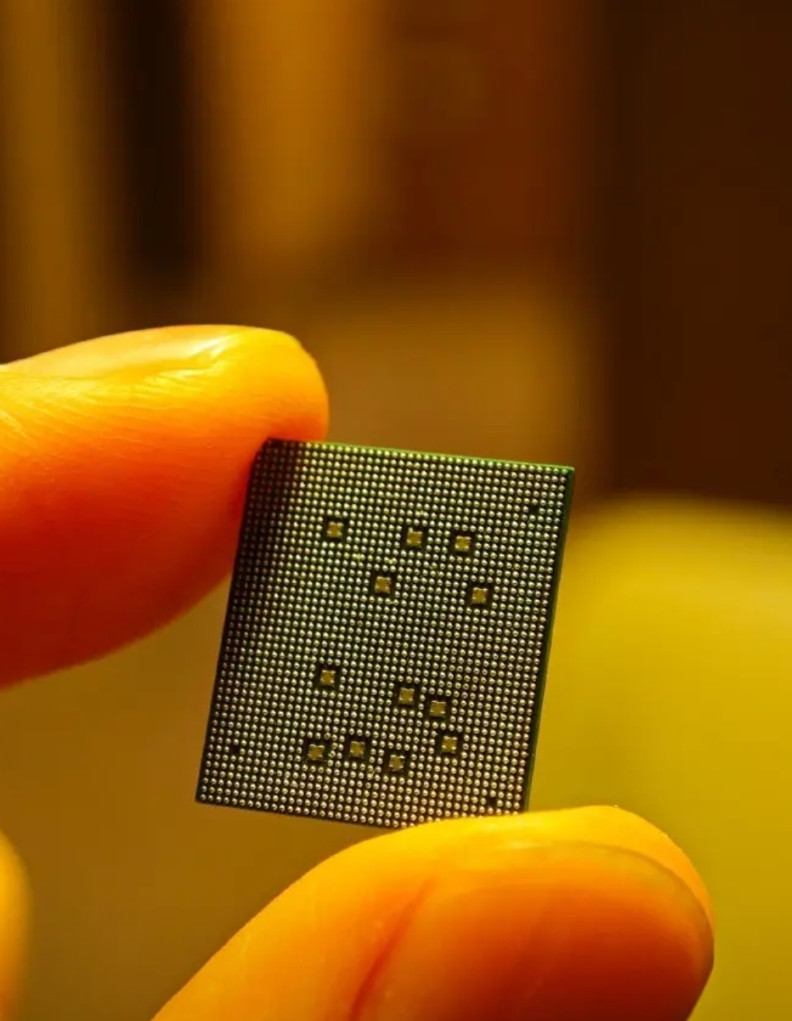 明年手机会用上2nm的芯片，比如苹果A20Pro，还有天玑9600，第6代骁龙