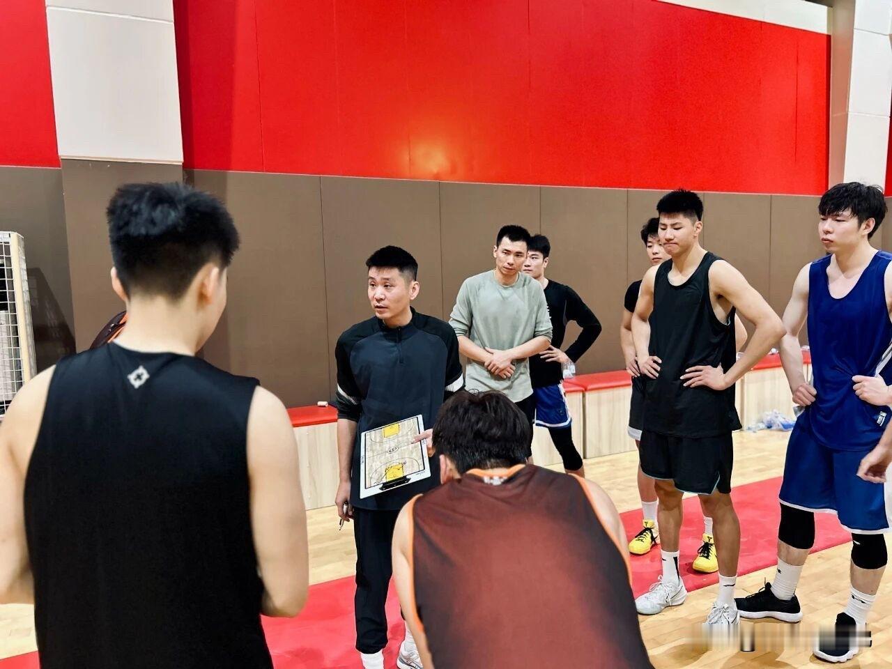 合肥皖江龙NBL新赛季阵容升级！🏀安徽皖江龙男篮备战NBL新赛季火力拉满！