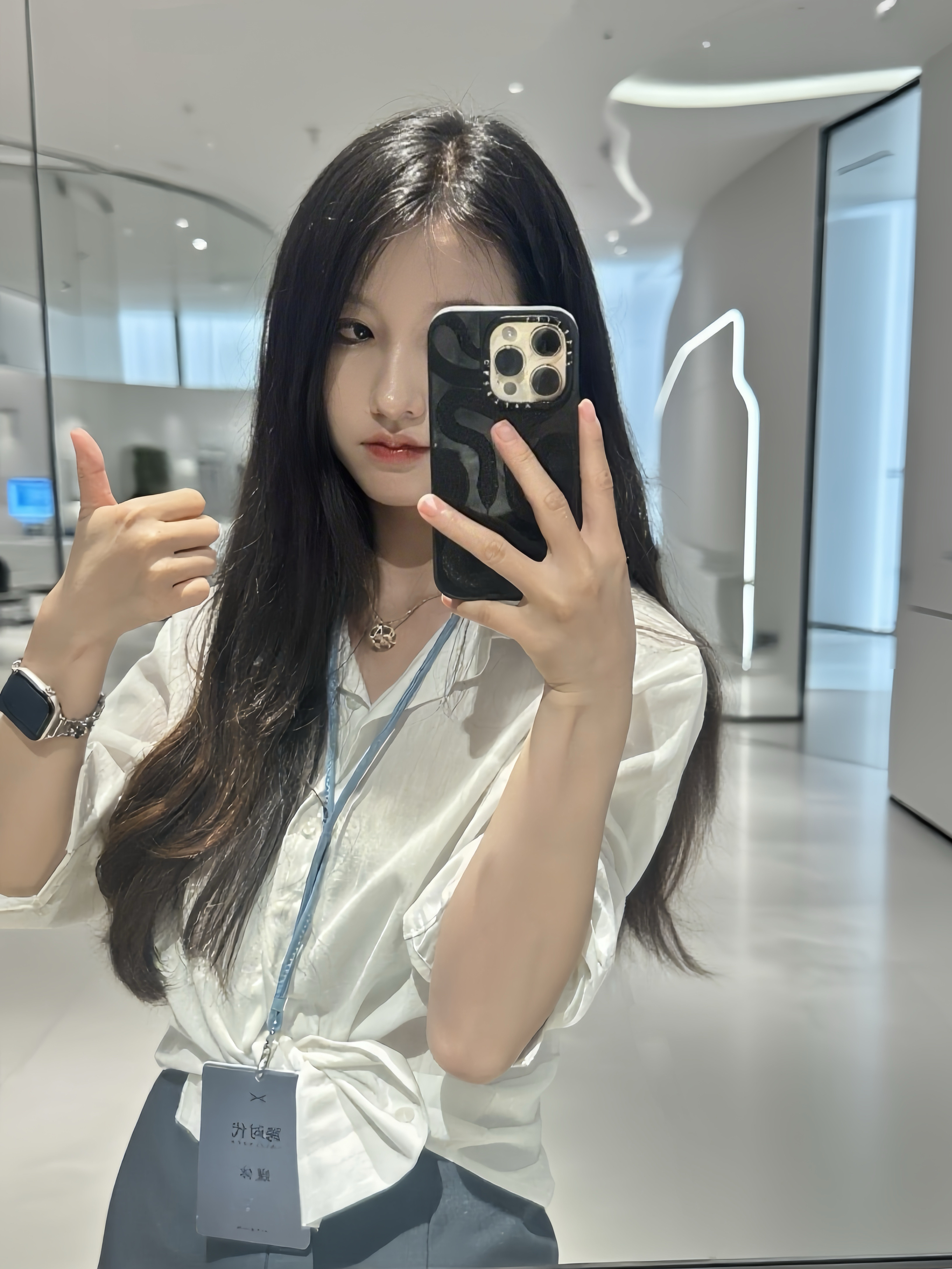 出差一趟把鞋子走破了的张同学[扁嘴][扁嘴]翻遍了家里都没找到带3c标的充电宝，