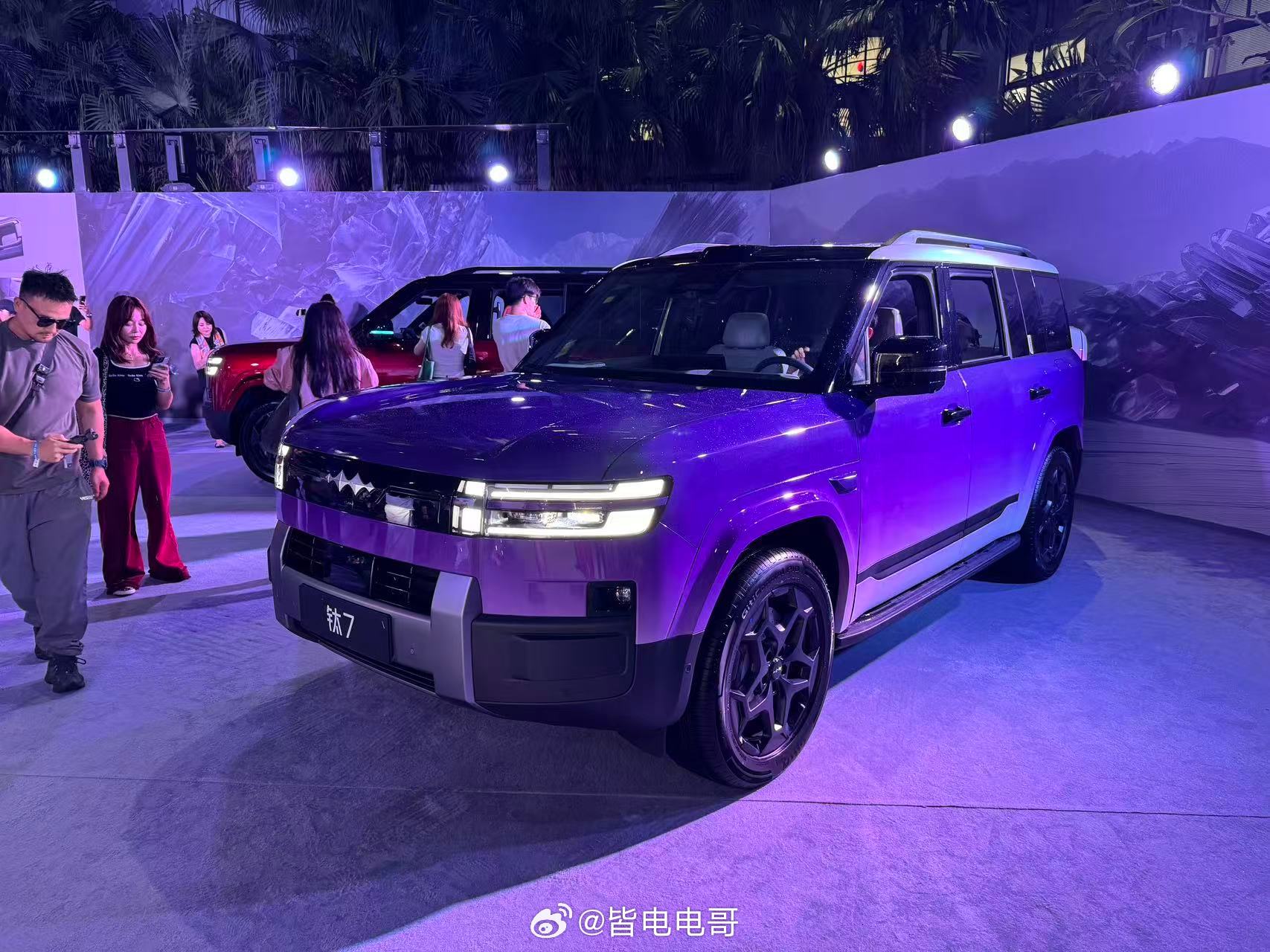 方程豹钛7今晚要正式上市了，这台车用户反映还不错，和“豹”系列硬派可城可野的定位