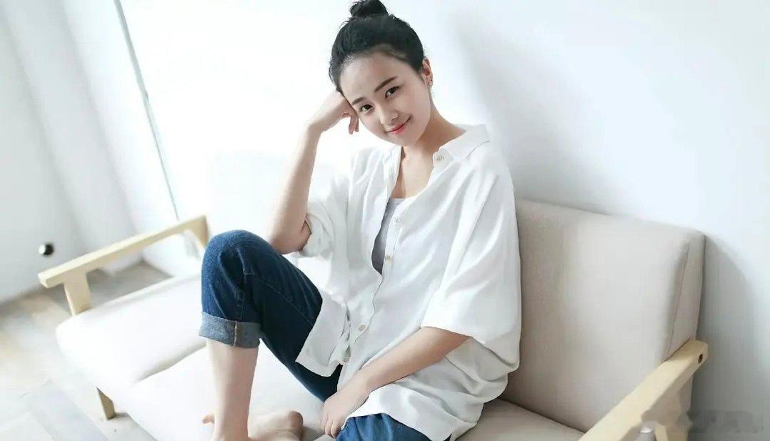 商家找白鹿当模特是想表达谁穿他们衣服都比模特好看的理念吗