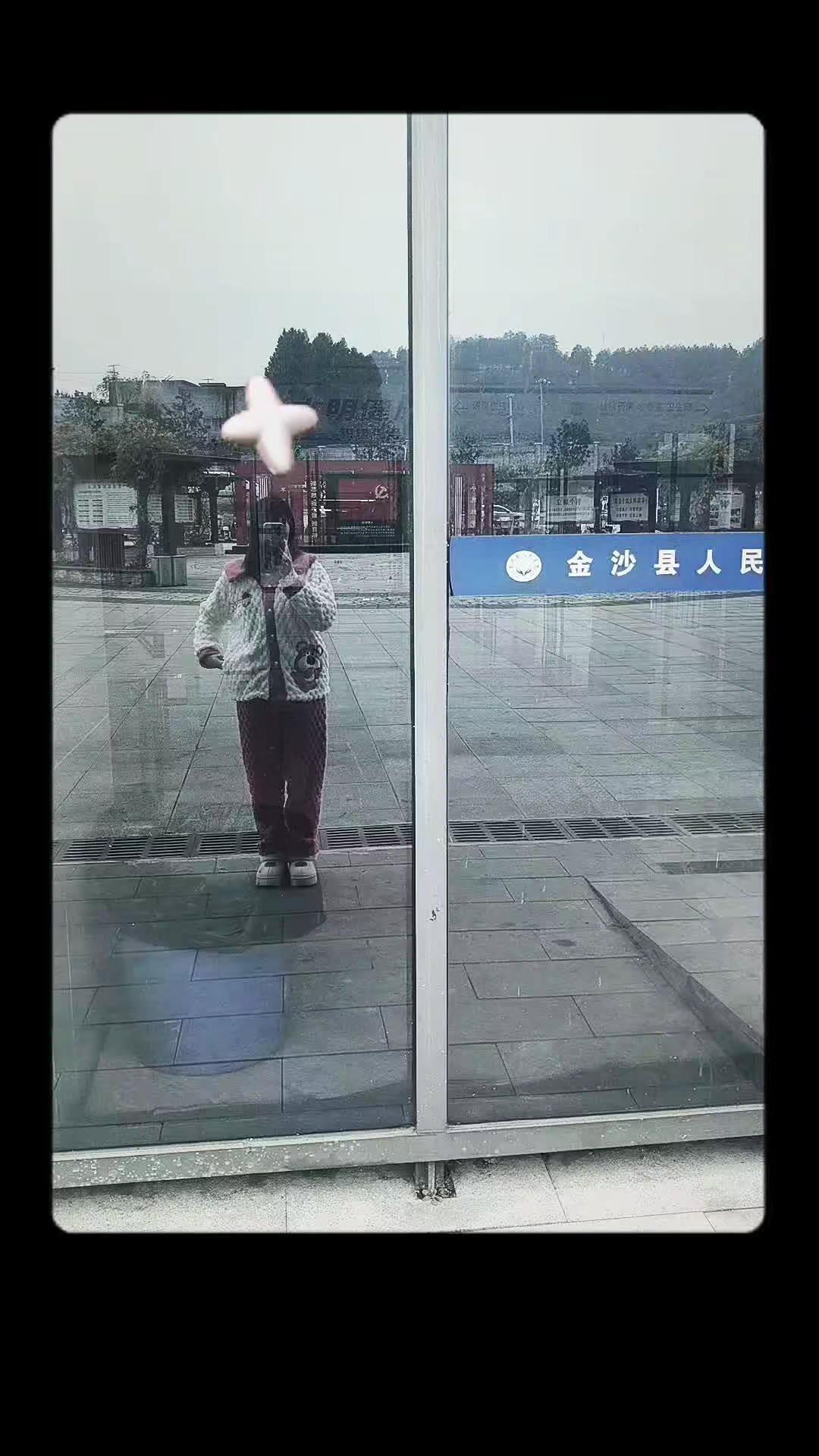 “”成年人的世界里一句“我没事”却藏着千万句说不出的委屈